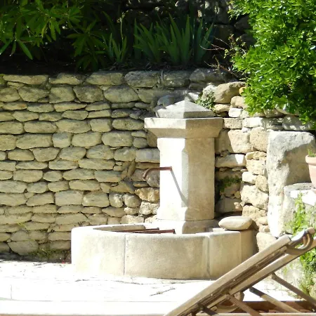 Les Acanthes Bed & Breakfast